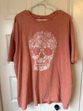 MAURICES // FLOWER SKULL OVERSIZED GRAPHIC TSHIRT